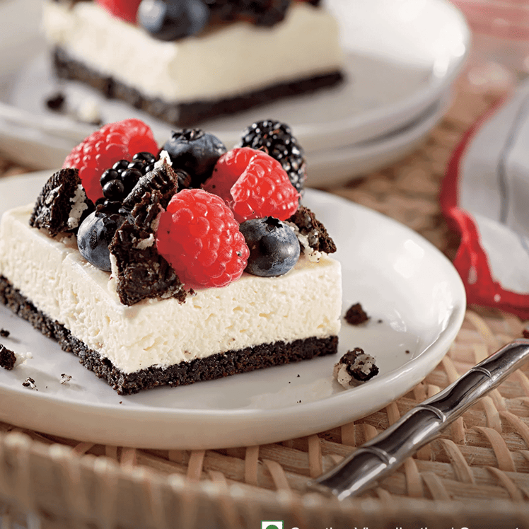 Oreo Berries & Creme Squares