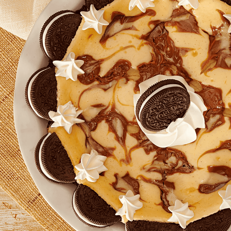 Oreo Dulce de Leche Cheesecake Pie