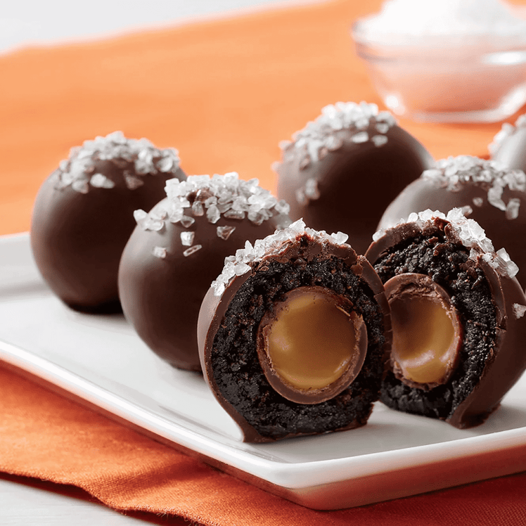 Salted Caramel-Oreo Cookie Balls