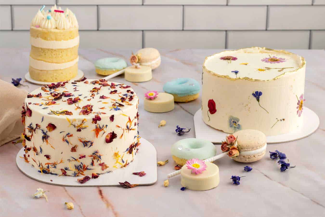 how-to-use-edible-flowers-for-a-stunning-designer-cake